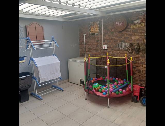 1 BEDROOM TOWNHOUSE FOR SALE IN BOKSBURG NORTH
